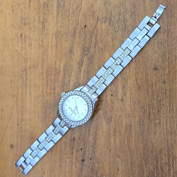 WHITE HOUSE BLACK MARKET WATCH - Picture 3 of 6